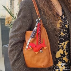 Bijou de sac teckel et tablette de chocolat, porte clé, grigri