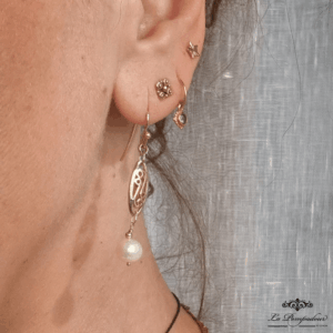 Boucles d'Oreilles Marquise Courtes – Maille Filigrane & Douceur de Perle en Plaqué Or